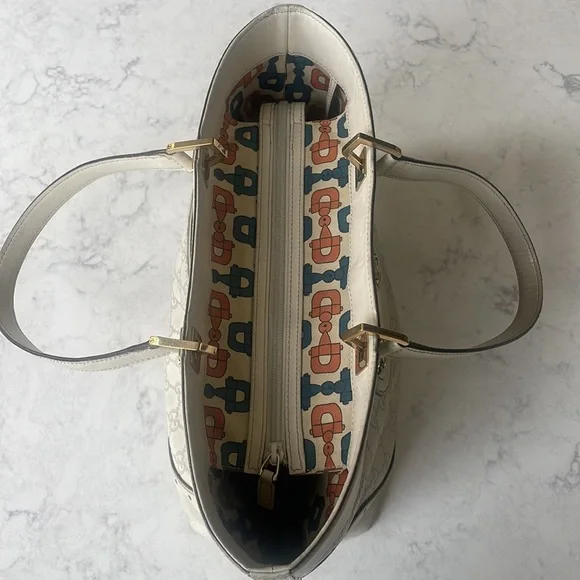 Gucci White Guccissima Leather Medium Punch Tote - Picture 15 of 16